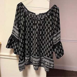 MAURICES Black and White patterned blouse sz XL